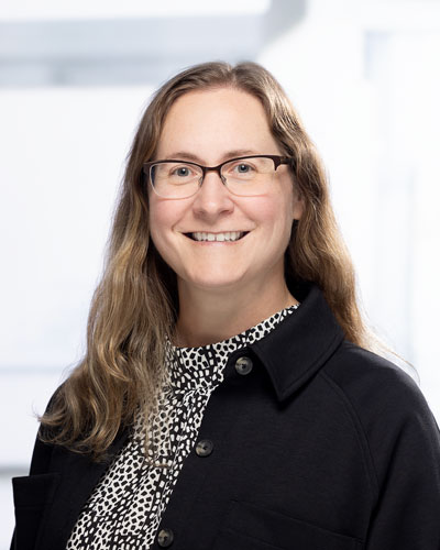 Aundrea D Rainville MD